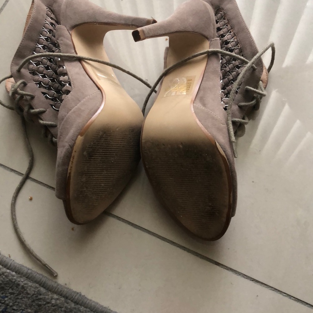 High heels - Picture 3 of 3